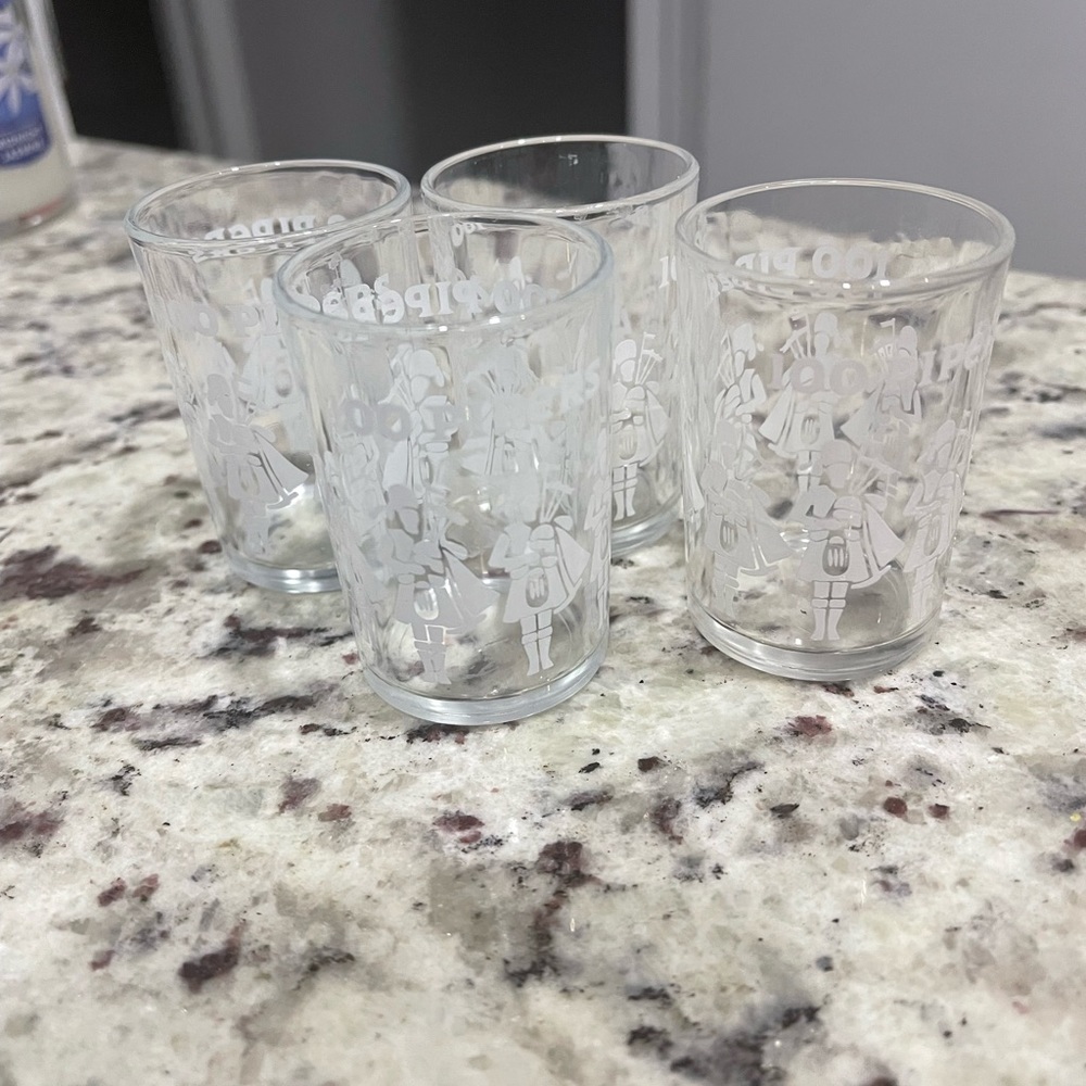 4 shot glasses 100 pipers